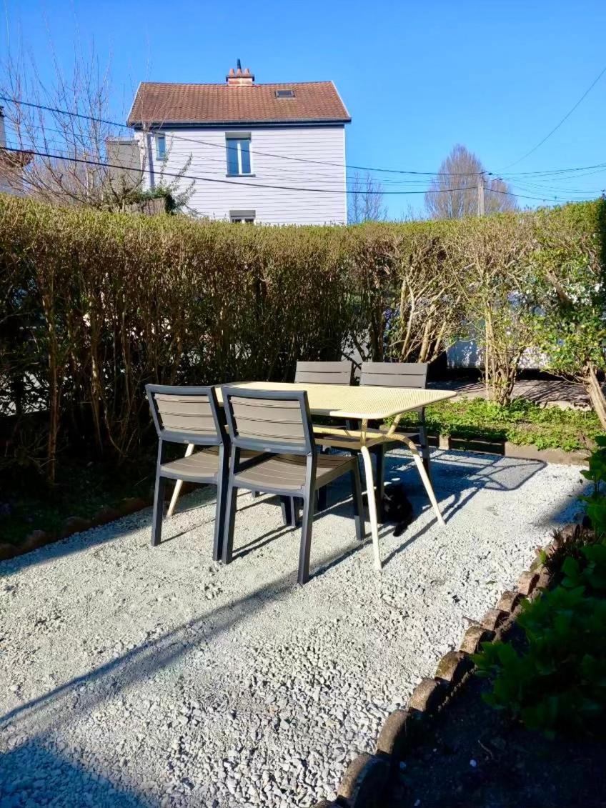 Appartement Cosy Et Calme Avec Parking Et Terrasse Prives Cravanche Exterior photo